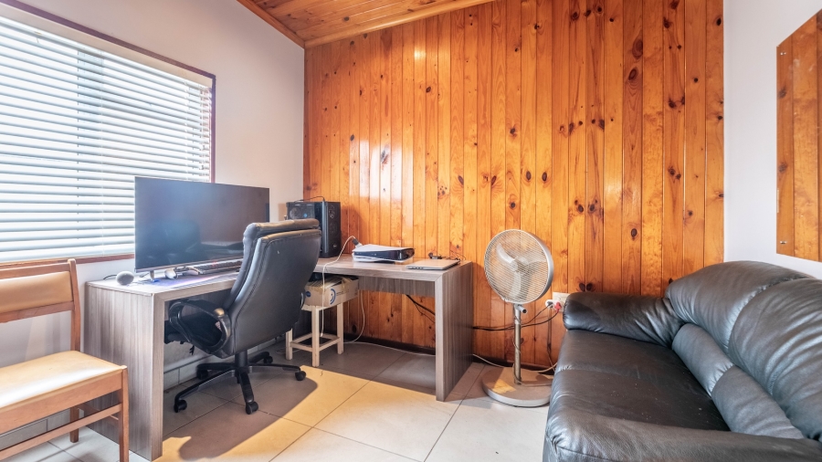 3 Bedroom Property for Sale in Bothasig Western Cape